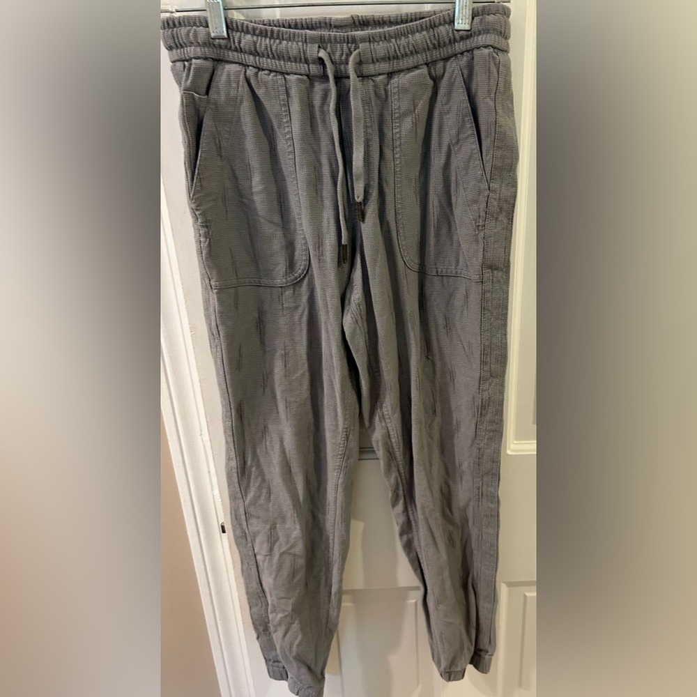 Athleta gray “Farallon Printed Jogger “ size 4